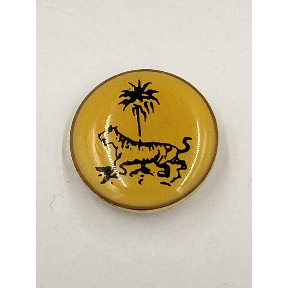 Scotland Yard‎ Authentic Wear Vintage Sketched Tiger & Tree Round Lapel Pin